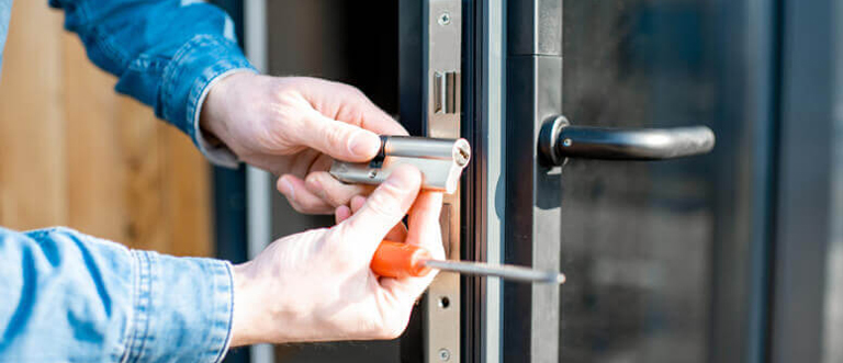 Commercial Locksmith Kerman
